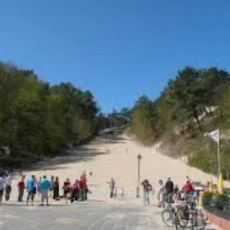 בית נופש Britt Met Grote Tuin En Veel Privacy