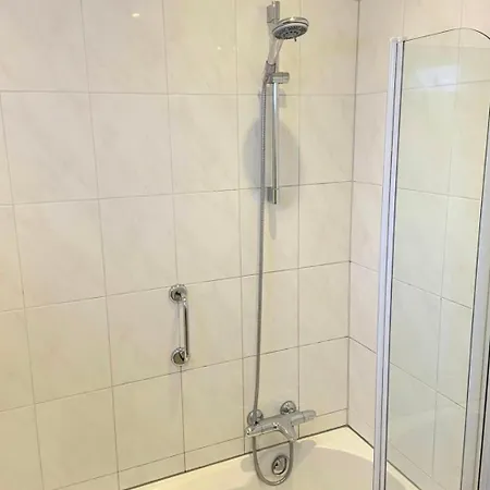 בית נופש Britt Met Grote Tuin En Veel Privacy Dirkshorn