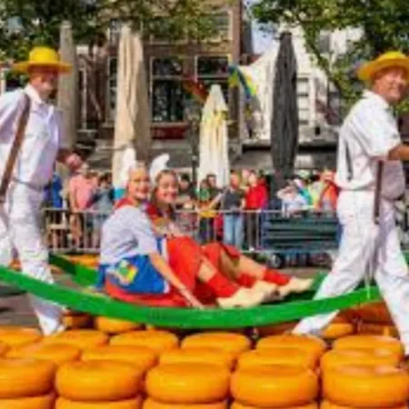 בית נופש Britt Met Grote Tuin En Veel Privacy