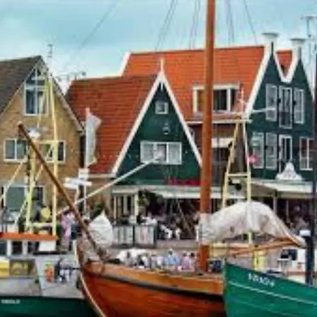Britt Met Grote Tuin En Veel Privacy Holiday home *