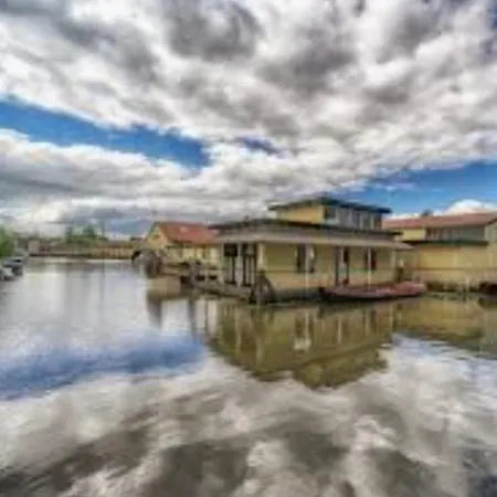 Britt Met Grote Tuin En Veel Privacy בית נופש Dirkshorn