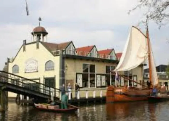 Britt Park De Horn *