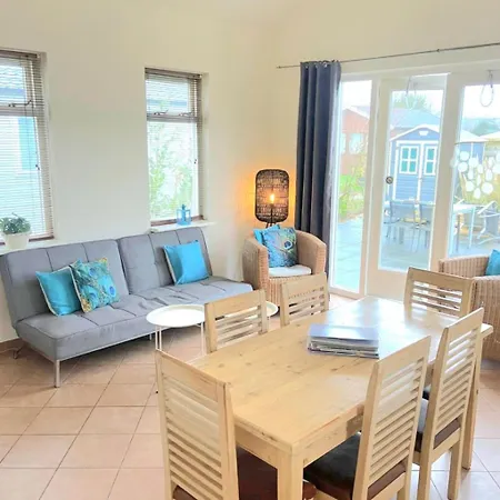 Hébergement de vacances Britt Met Grote Tuin En Veel Privacy Dirkshorn