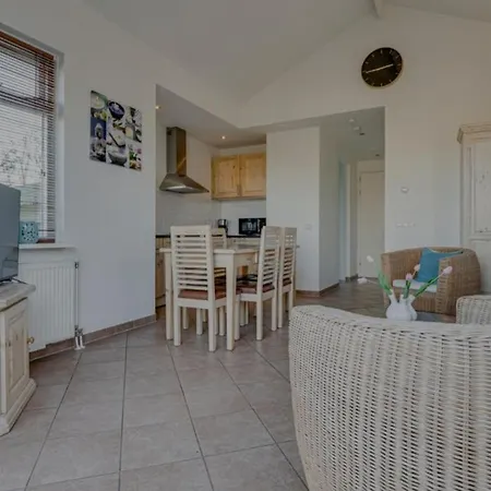 Britt Met Grote Tuin En Veel Privacy Prázdninový dům *
